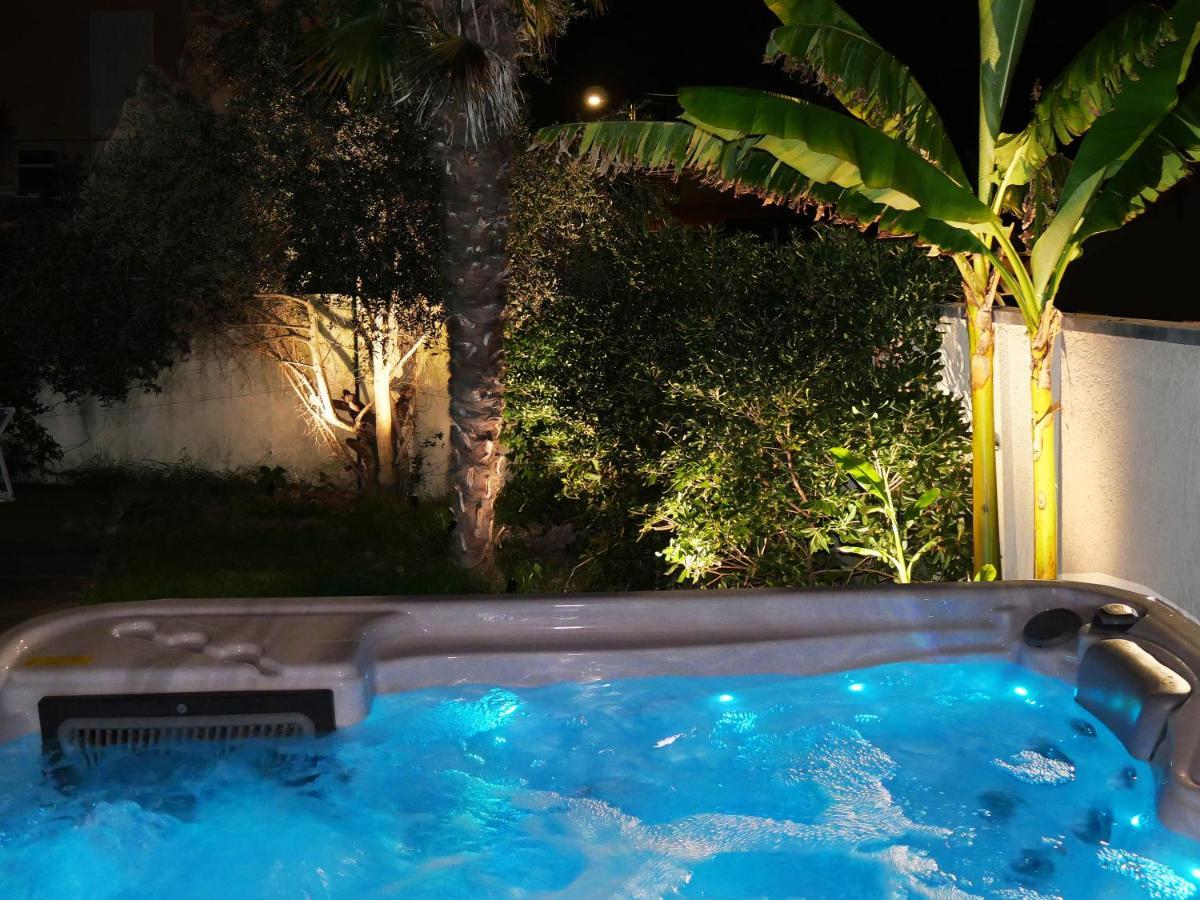 Unique! Jacuzzi Prive 35°C + Cinema Villa Entiere Meyzieu ภายนอก รูปภาพ